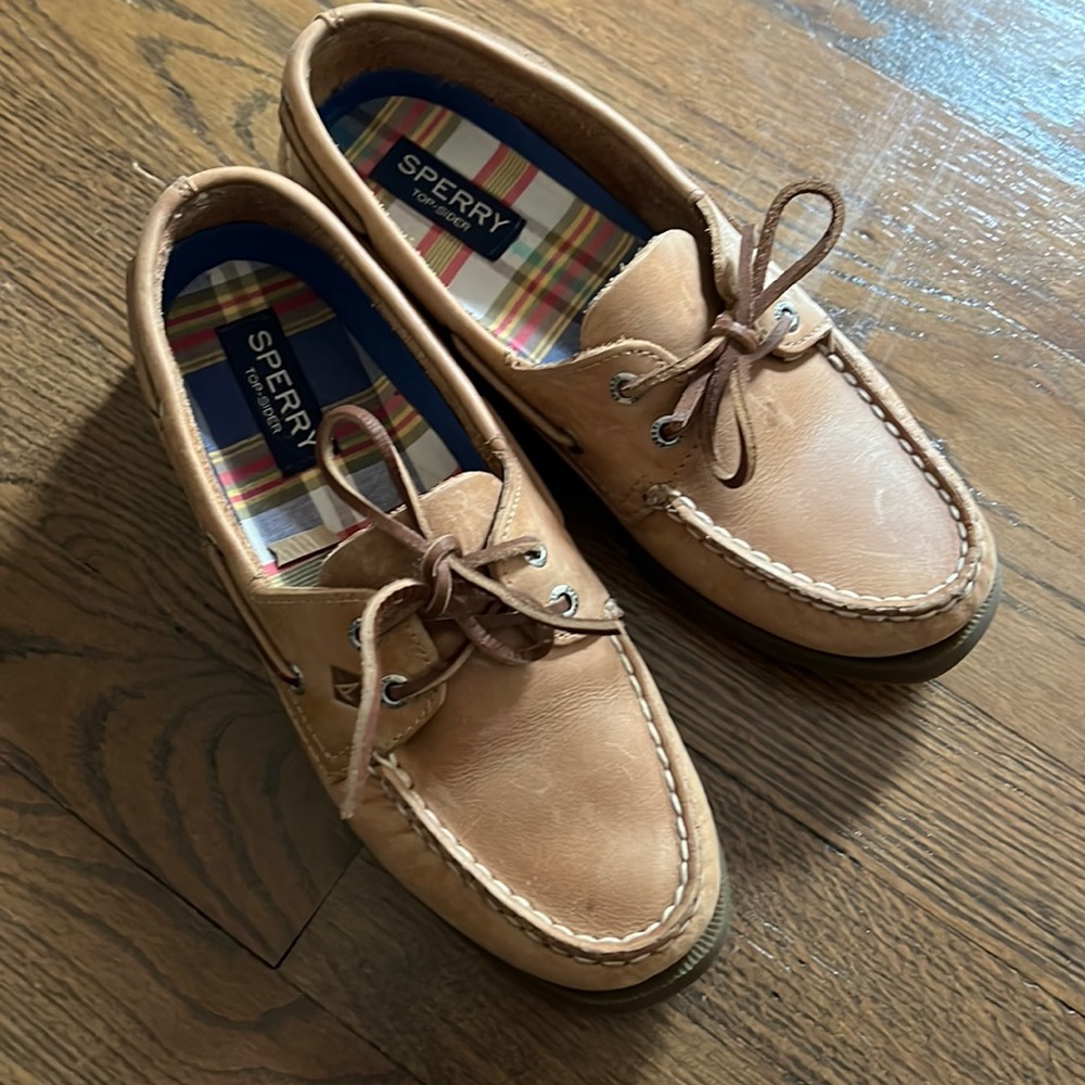 SPERRY Topsider leather women’s shoes in size 7.5.  Tan color leather Worn ONCE!